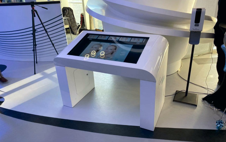 Сенсорные столы и киоски в аренду