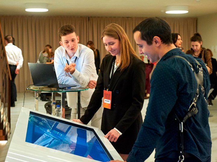 Интерактивный стол на промо событие