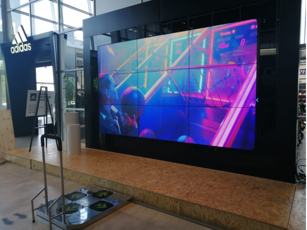 Видеостена в ТЦ для демонстрации новой рекламной кампании